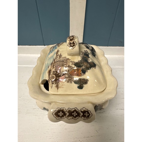 Vintage Covered Dish With Lid Scenic Design Cream Ceramic Serving Bowl Tureen - Picture 2 of 7